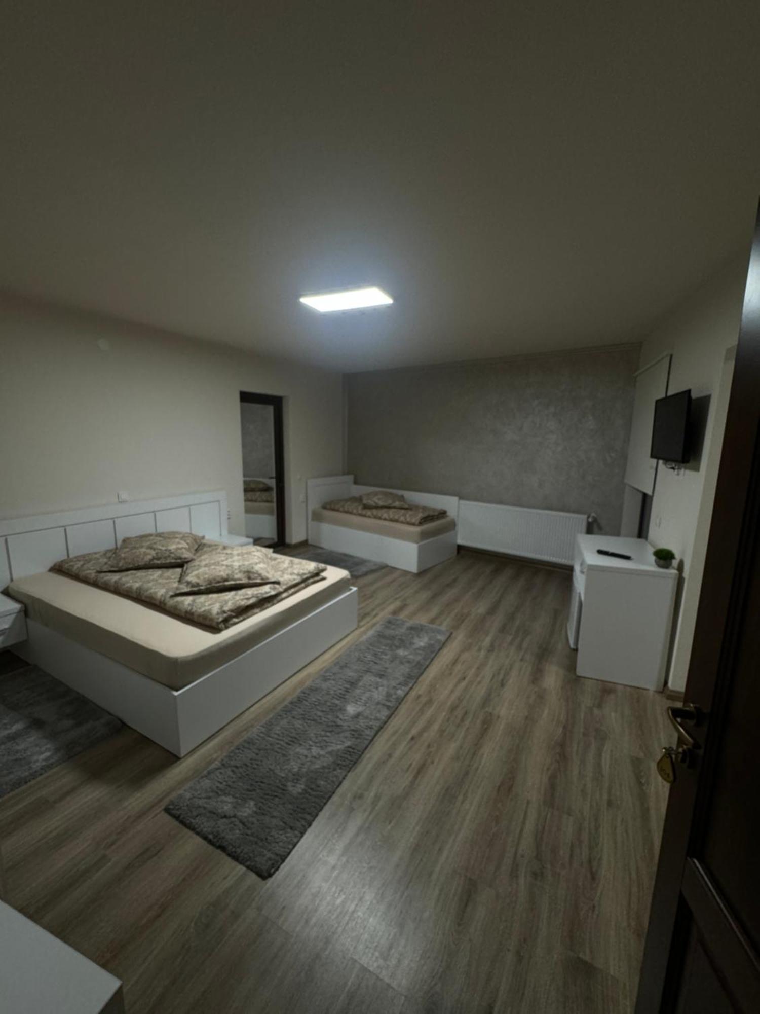 Conacul Pestera Ursilor Chiscau Exterior photo