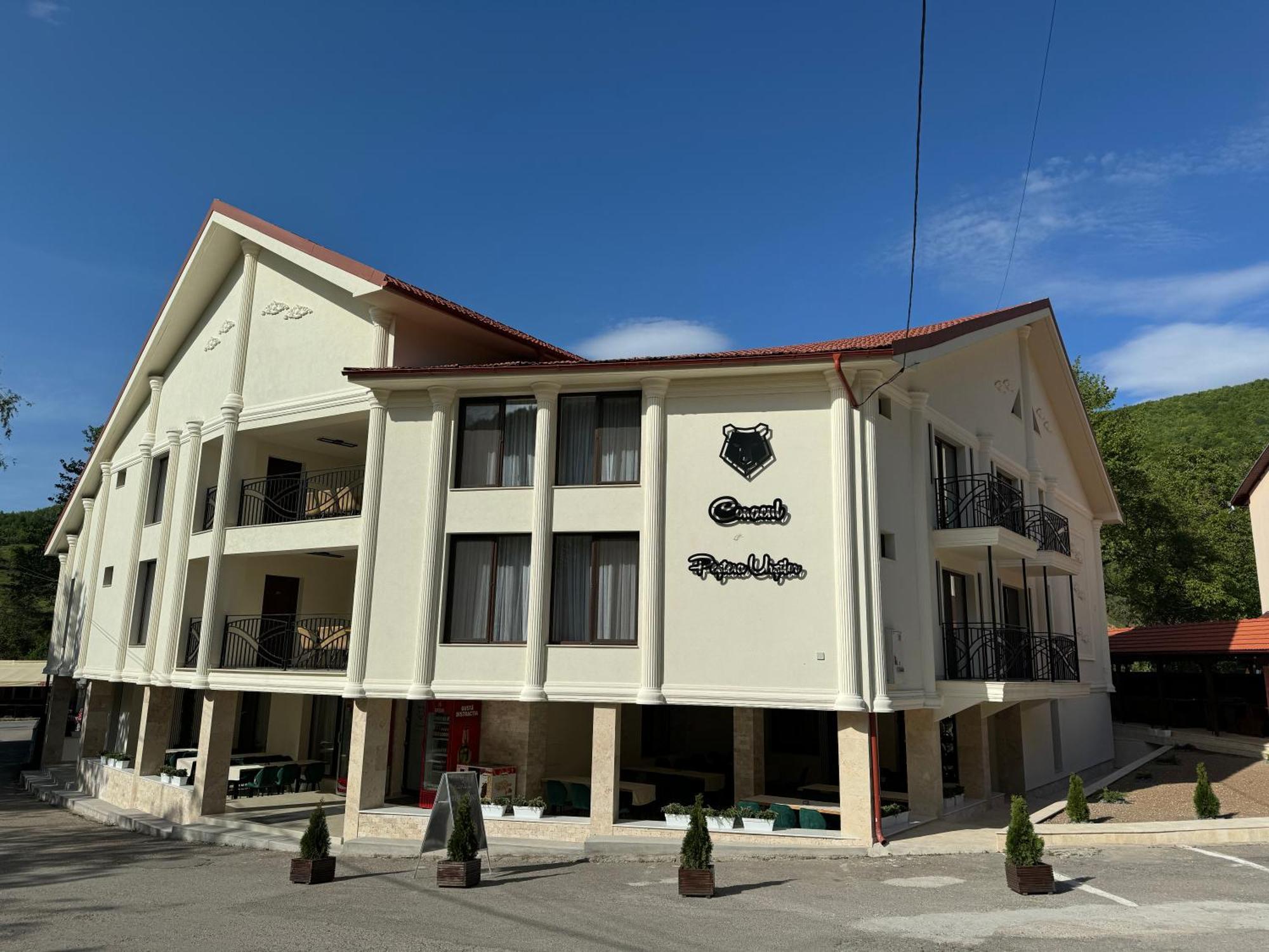 Conacul Pestera Ursilor Chiscau Exterior photo