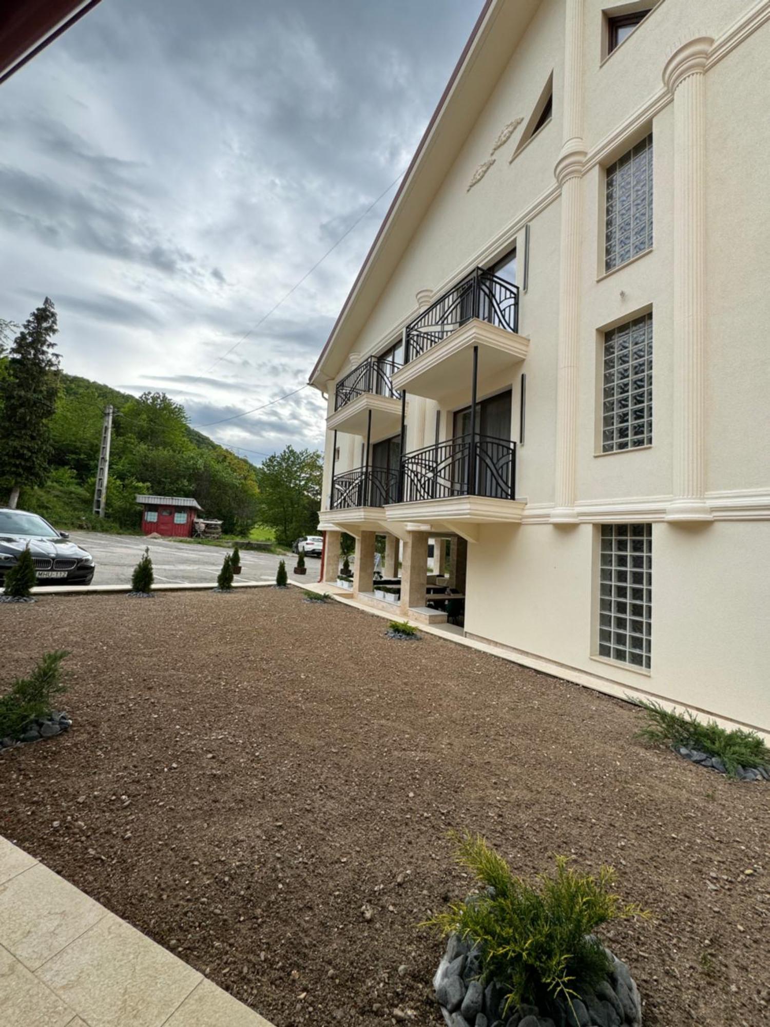 Conacul Pestera Ursilor Chiscau Exterior photo